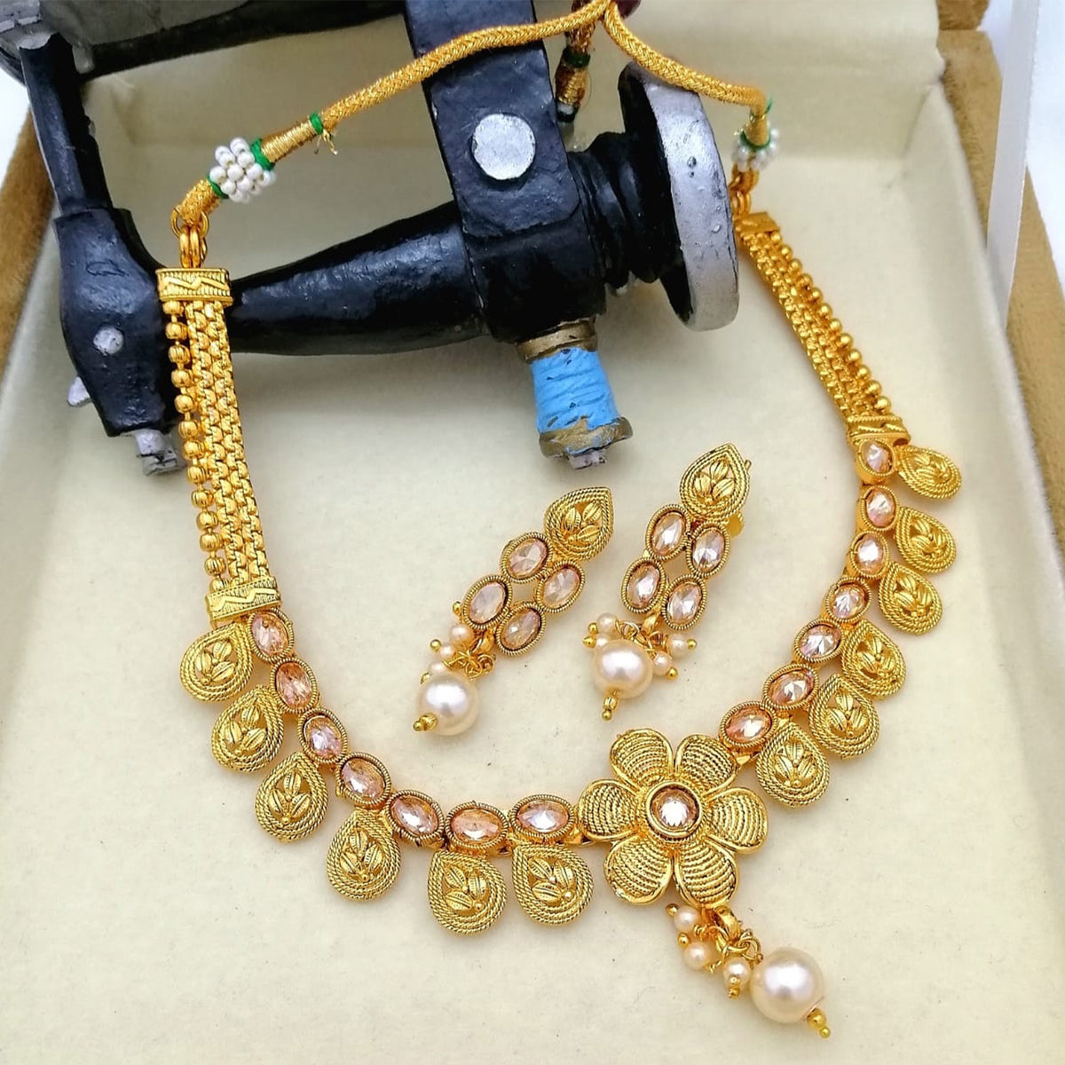 Kundan golden Set