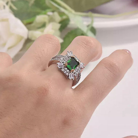 Dainty Emerald Ring